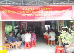 Lãnh đạo địa phương đối thoại trực tiếp với người dân
